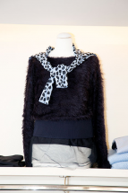 Damenmode in blau mit Tierprint