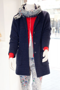 rote Strickjacke von S. Marlon