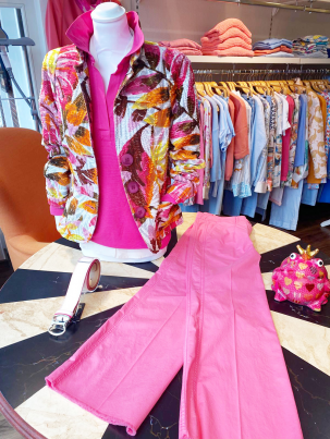 Poppiges Damen Outfit