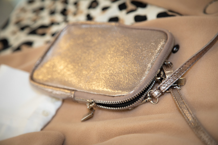 goldene Damen Handtasche